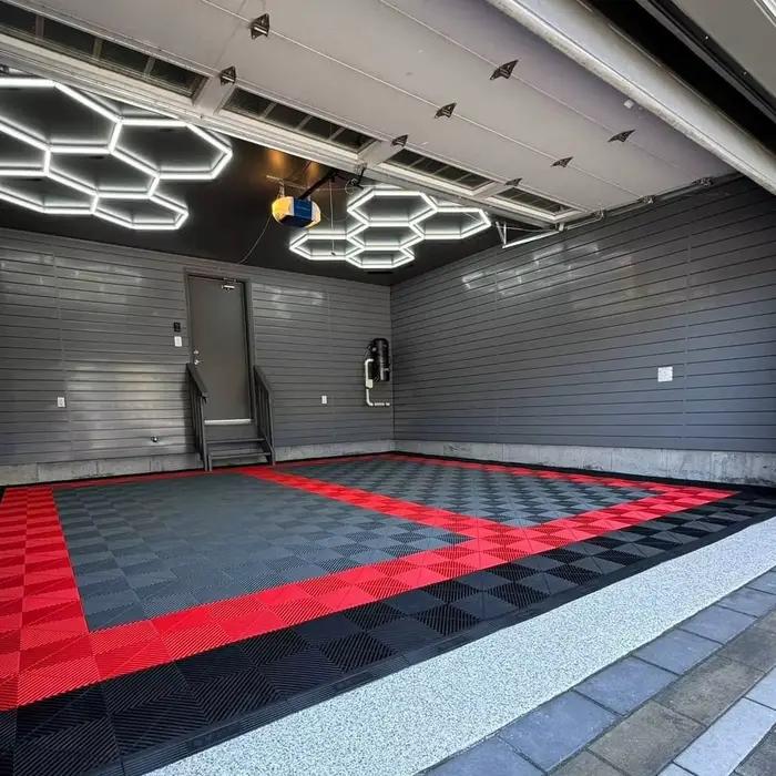 Dalles de sol modulaires antidérapantes et emboîtables pour garage – Tapis de sol en plastique PP/PVC pour ateliers et centres de detailing automobile