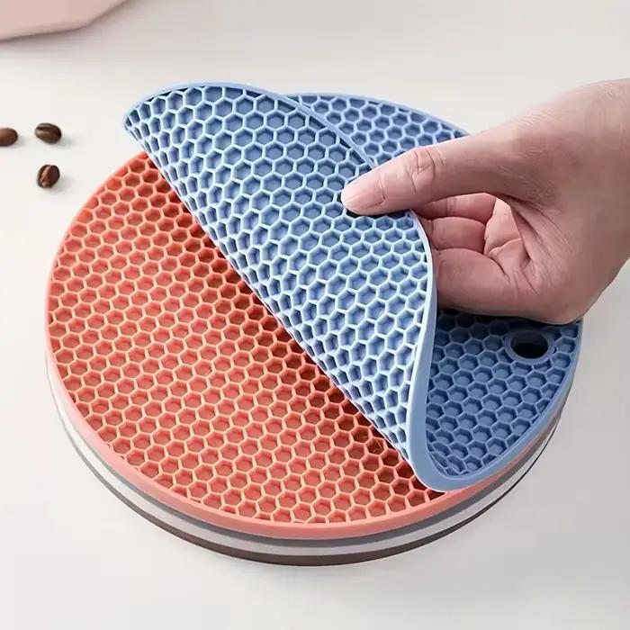 4 dessous de plat de cuisine ronds, tapis résistant à la chaleur réutilisable pour la protection de la table sous des ustensiles de cuisine et des plats chauds