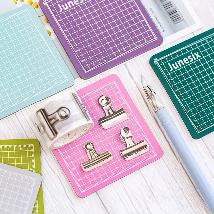 1pc Mini Tapis de découpe DIY - Surface de découpe de précision pour les travaux de découpe, la découpe de papier, la découpe d'autocollants et le scrapbooking