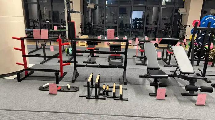 Banc de musculation pliable et réglable en métal durable pour la remise en forme et la musculation avec logo personnalisable occasions sportives et fitness à domicile