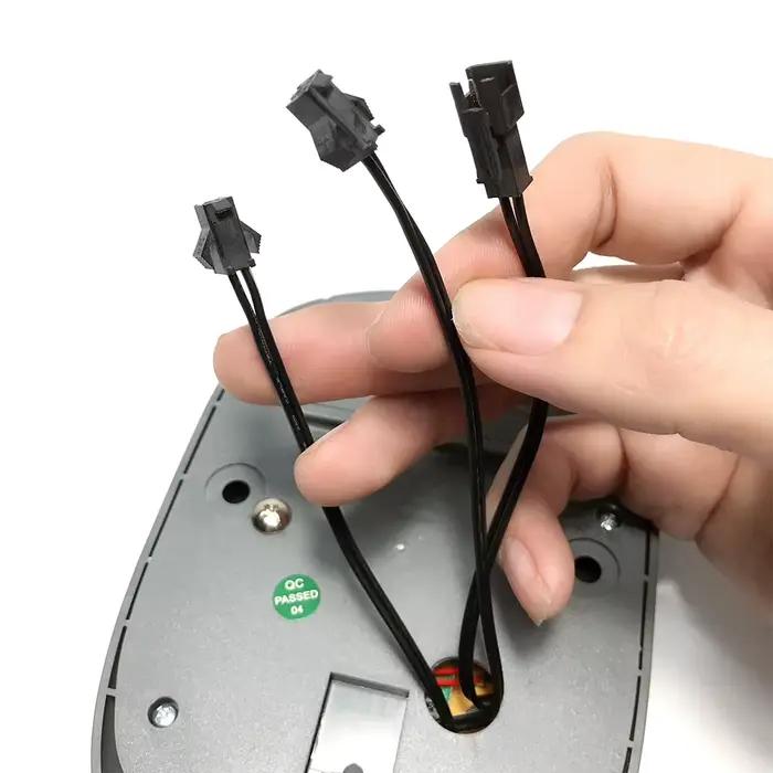 Trackez facilement le progrès de remise en forme sur votre vélo stationnaire avec un compteur de vitesse innovant doté d'une interface d'affichage LED claire