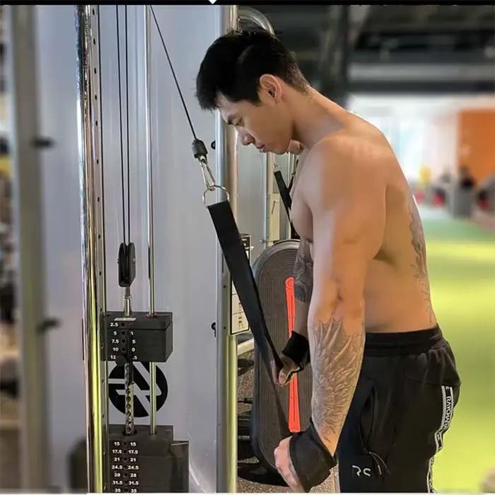 Sangle de musculation et fitness pour les bras et les biceps