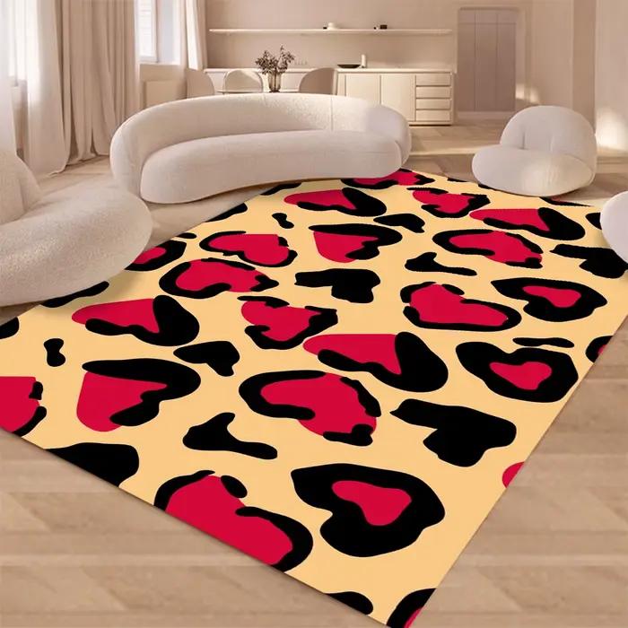 Tapis rose à imprimé léopard noir