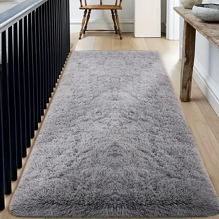 Tapis uni minimaliste VIKAMA