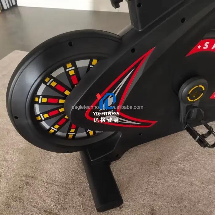 Vélo de spinning multifonction réglable pour la maison et les clubs – Idéal pour le fitness