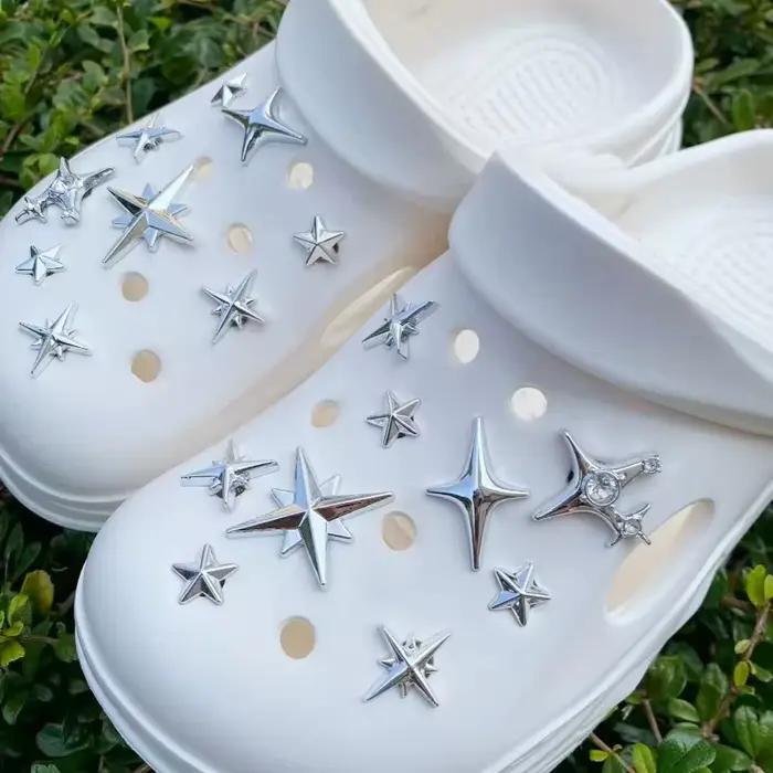 Kit DIY d'accessoires pour chaussures 18 étoiles argentées – Décorations multifonctionnelles et tendance pour un personnagement de chaussures unique
