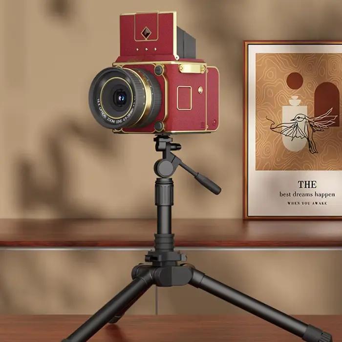 Appareil photo numérique CCD rétro 4K haute définition à double objectif, portable, pour la photographie de voyage, idéal pour les photos de diplôme des étudiants, avec zoom