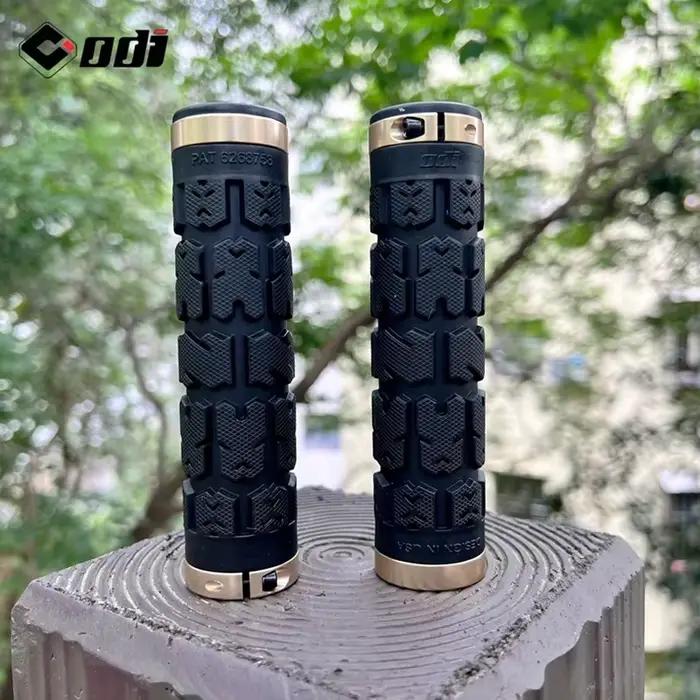 ODI RG01 Rogue Lock-On Grips Double anneau de verrouillage de sécurité avec absorption des chocs antidérapante pour un contrôle maximum sur les vélos VTT/route