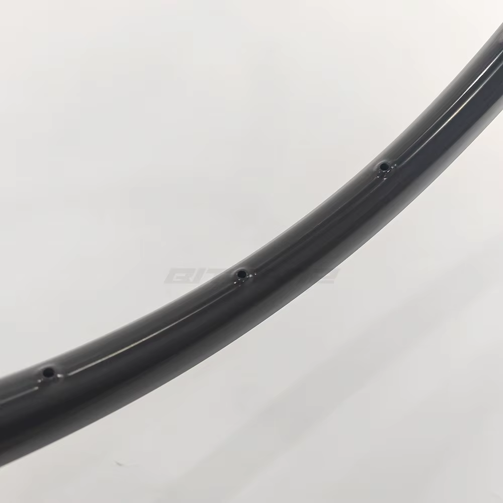 Roue de vélo de route ultra personnalisable en carbone pour gravier et montée, avec frein à disque, 