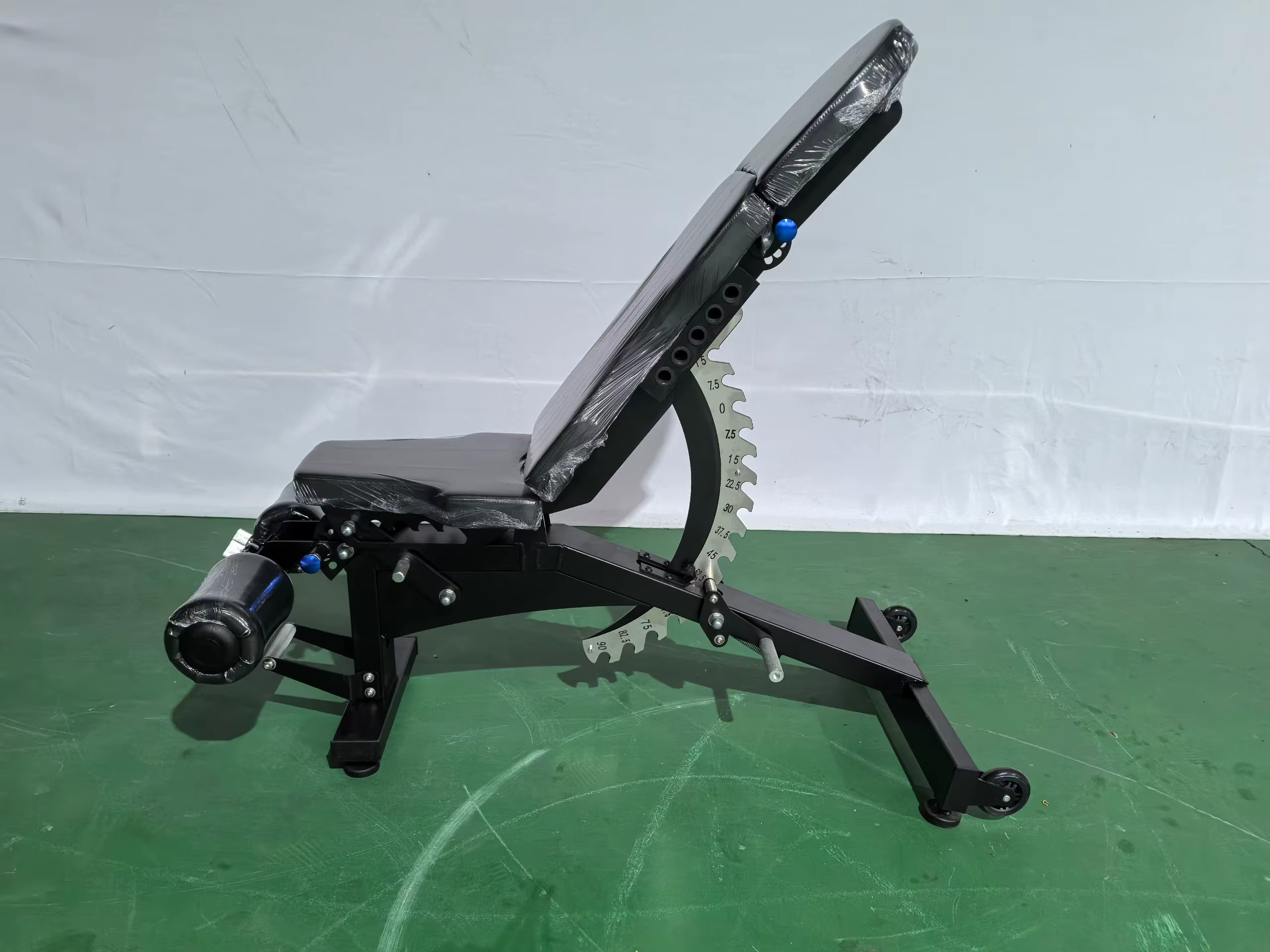 Banc d'haltères réglable à trois volets, chaise d'entraînement musculaire abdominale multifonction, 