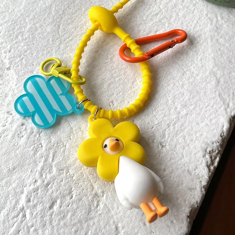 Porte-clés canard jaune de dessin animé mignon, pendentif d'étudiant à la mode, petit accessoire cad